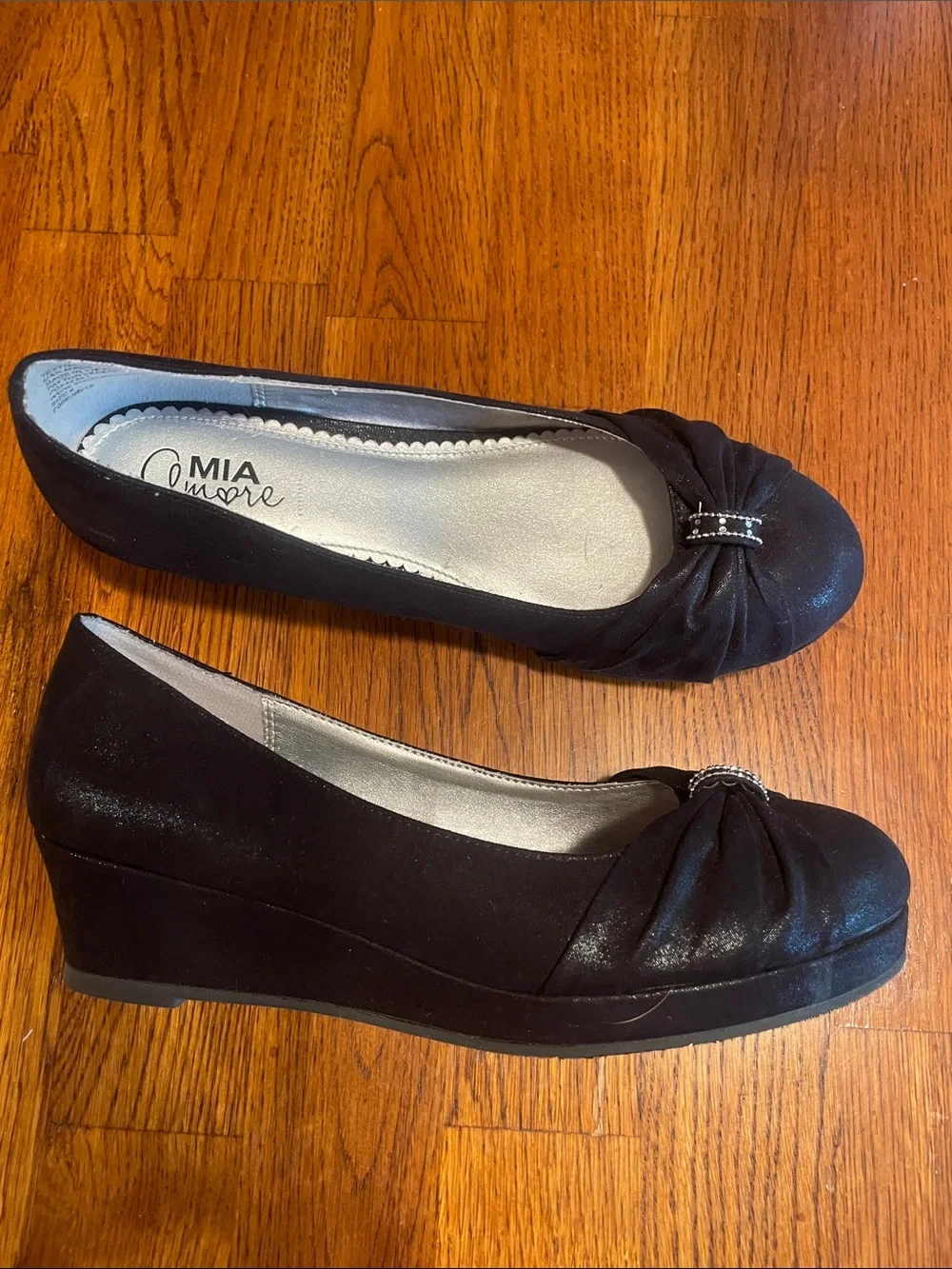 Mia Amore Dress Shoe - size girls 4